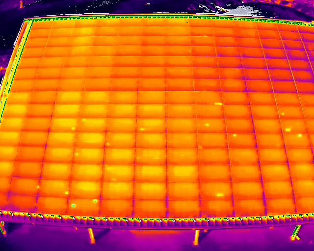 inspection thermique de panneaux solaires par drone en Bretagne